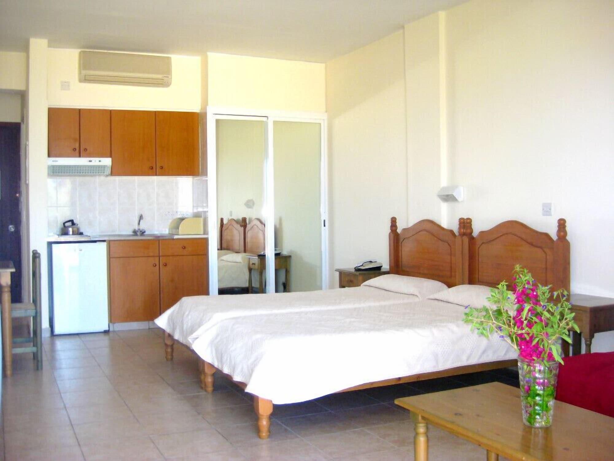 Akamanthea Village Apartamento *